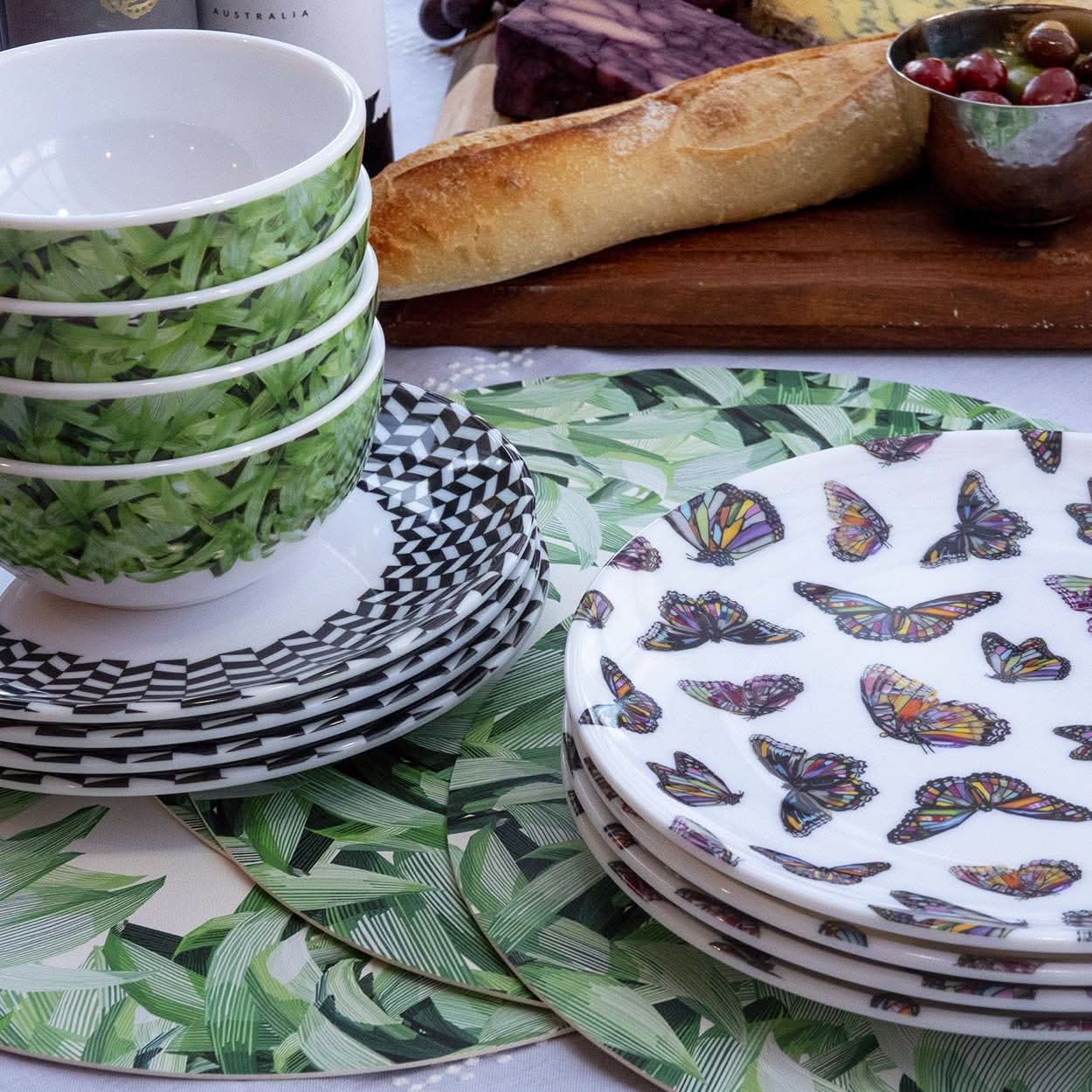 Costa Rican Spirit Set 16 Piece Setting