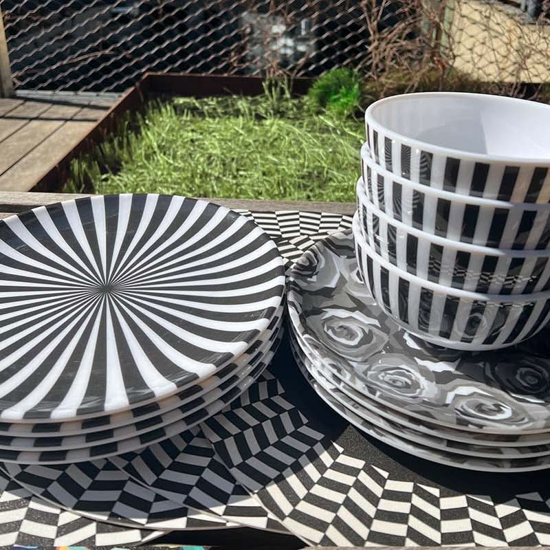 Modern Simplicity Set 16 Piece Setting