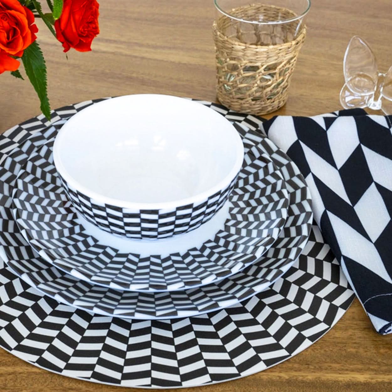 Black & White Chevron Hostess Set - 20 Piece Setting