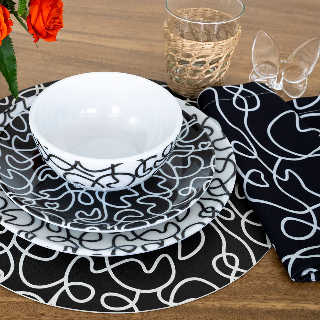 Black & White Squiggly Hostess Set - 20 Piece Setting