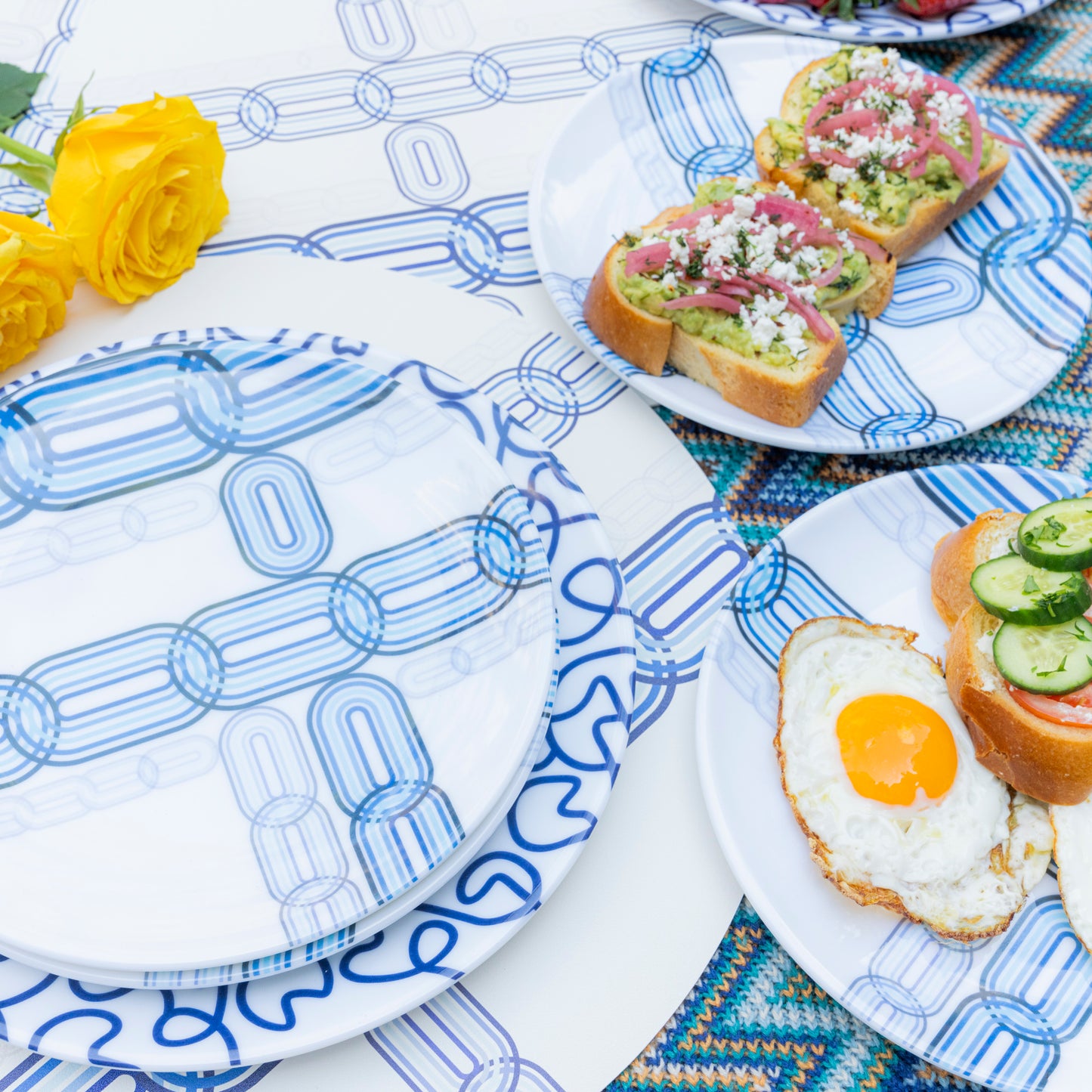 Chained and Entangled Set 16 Piece Setting