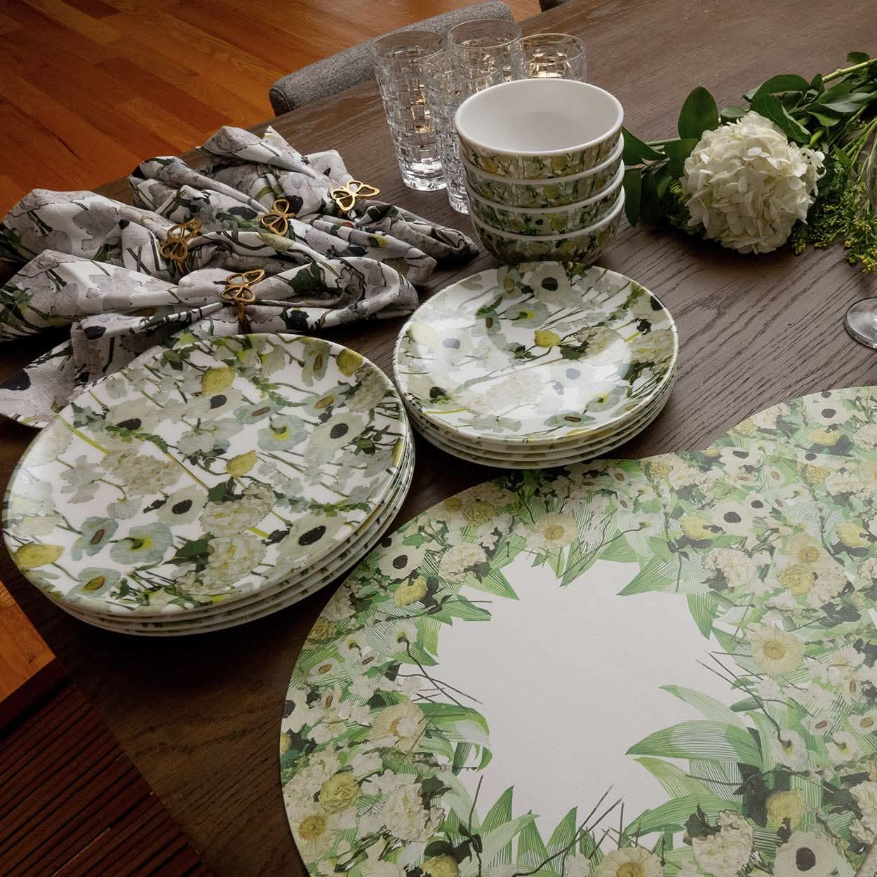 Pura Vida x Cream Floral Garden Vinyl Placemat Set of 4