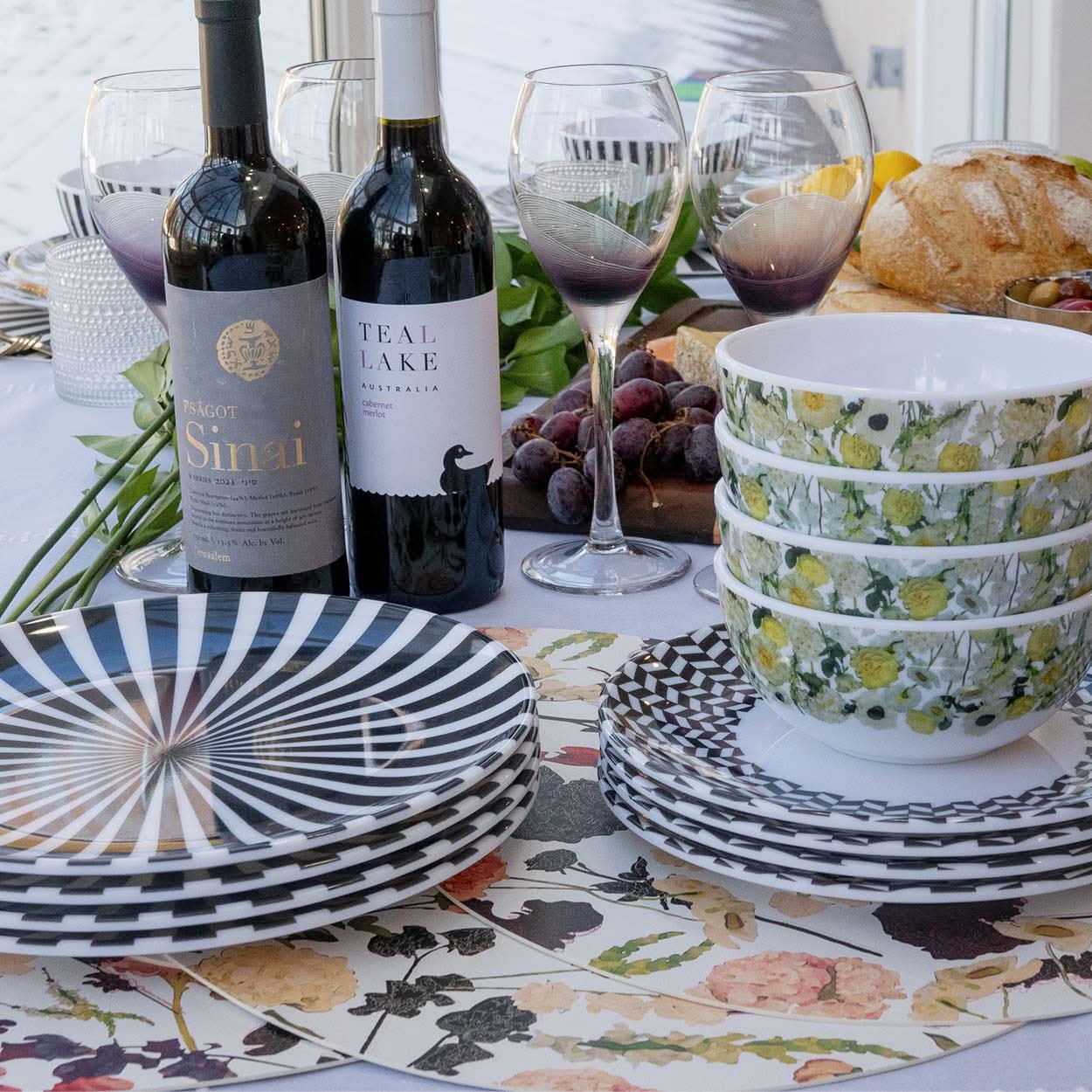 Floral Harmony Set 16 Piece Setting