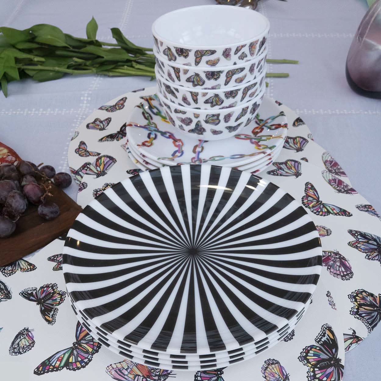 Metamorphosis Set 16 Piece Setting