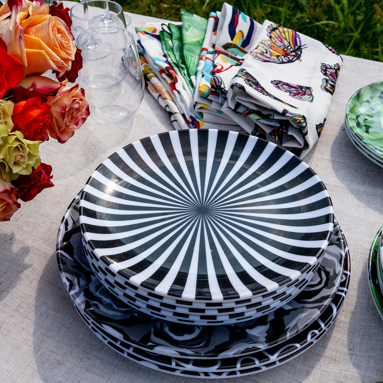 Black & White Starburst Salad Plate Set of 4