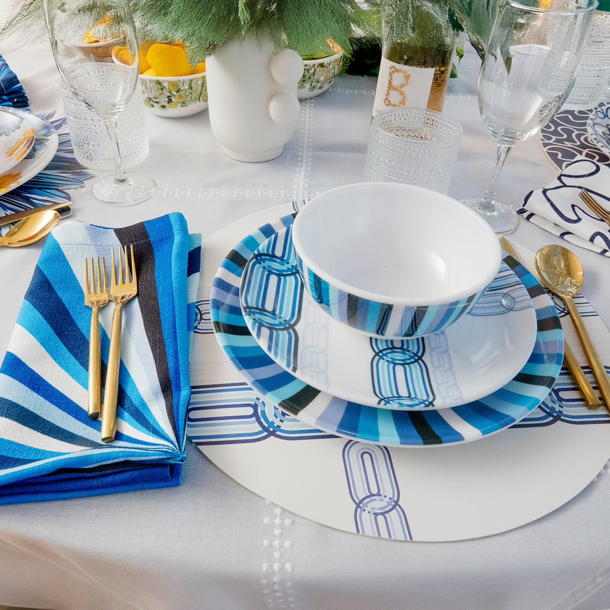 Blue Starburst Chainlink Hostess Set - 20 Piece Setting